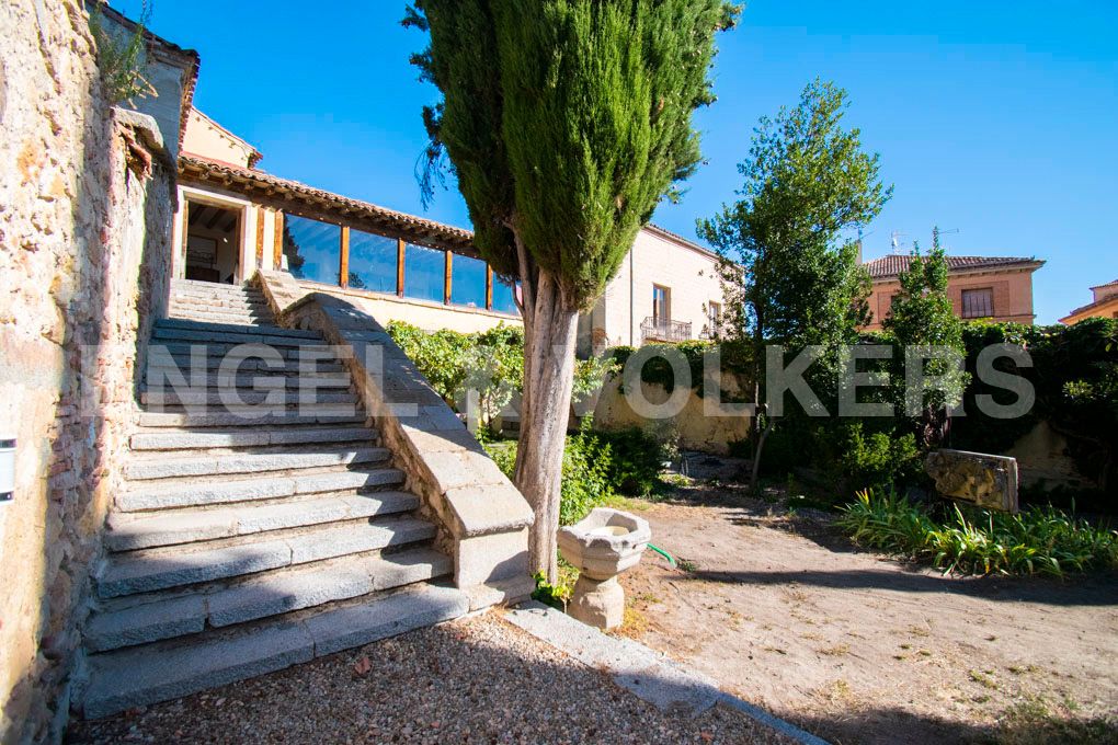 Exterior view of Country house for sale in Segovia Capital  with Heating, Private garden and Terrace