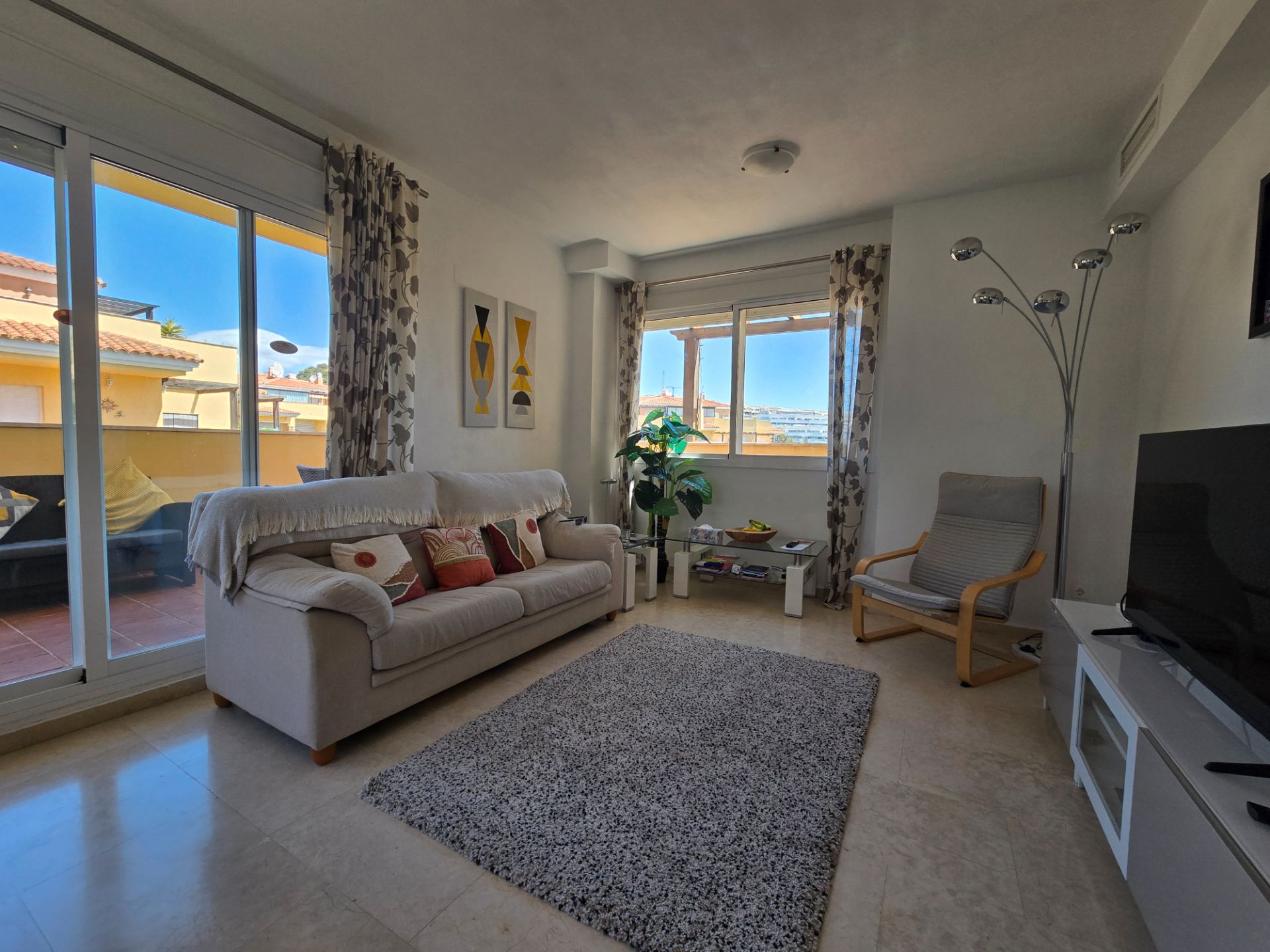Sala d'estar de Pis en venda en Mijas amb Aire condicionat, Calefacció i Terrassa