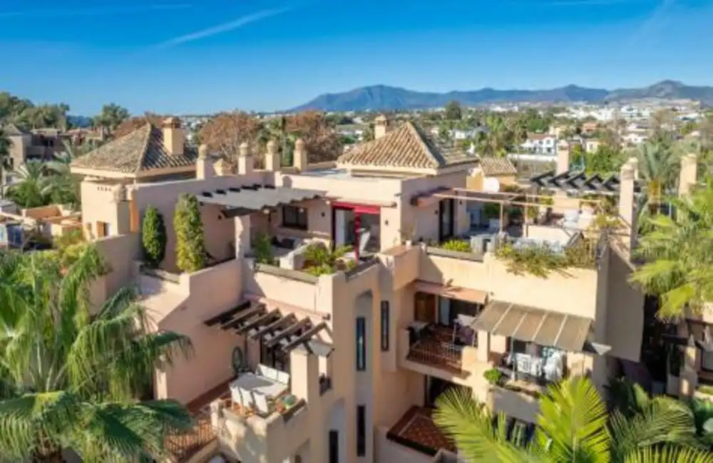 Exterior view of Ground floor for rent in Marbella  with Air Conditioner, Terrace and Swimming Pool
