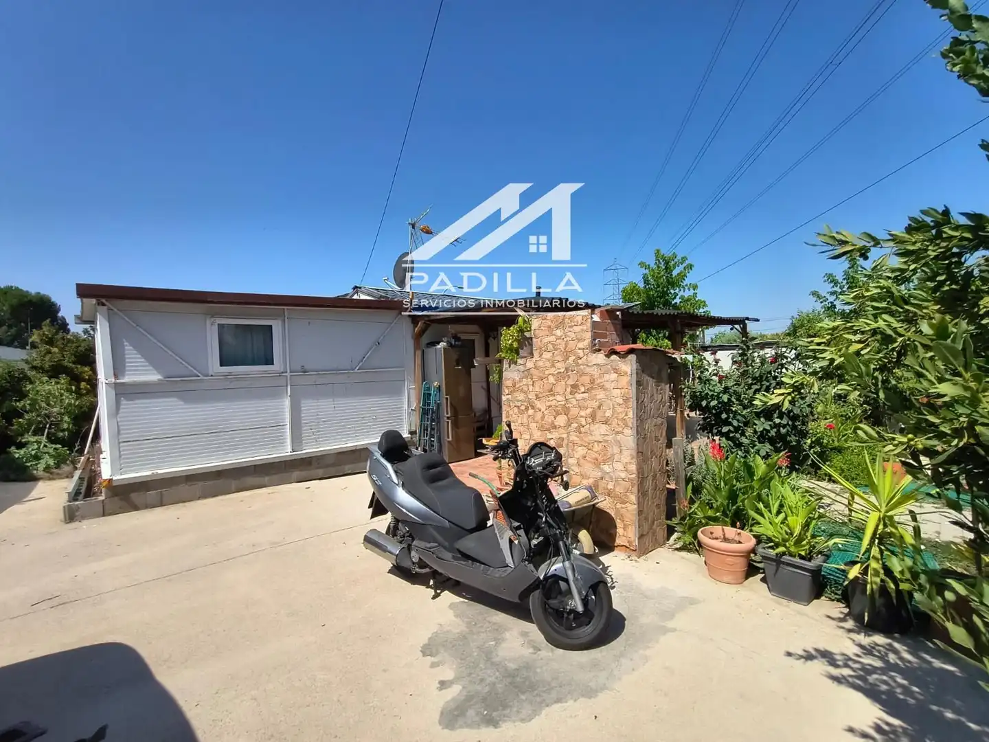 Parking of Houses for sale in Otero  with Air Conditioner and Heating
