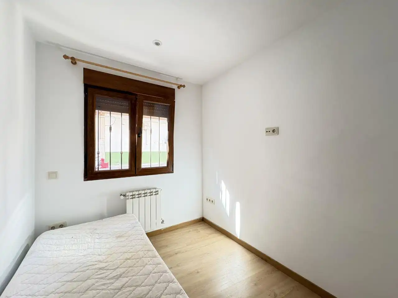Ground floor for rent in Calle Juan Carlos I, Casco Antiguo