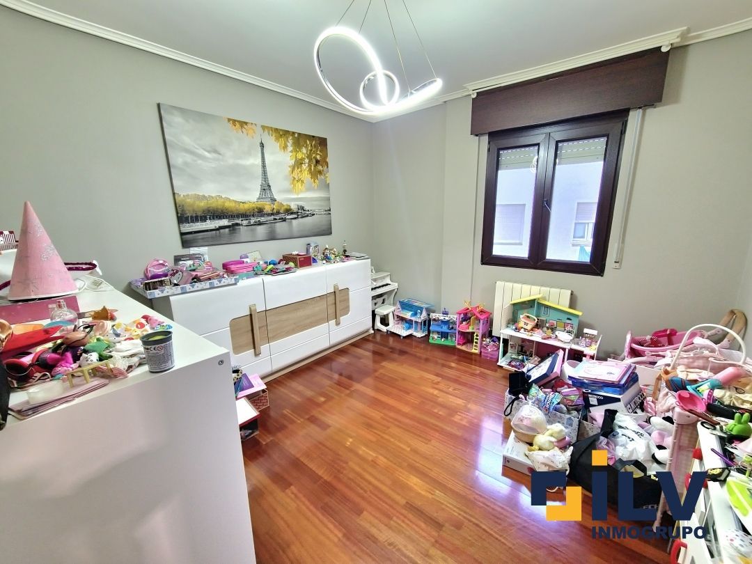 Piso en venta en Santurtzi  con Calefacción y Balcón