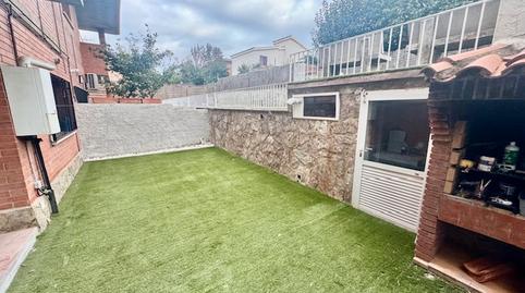 Foto 2 de Casa adosada de lloguer a Mira-sol, Barcelona