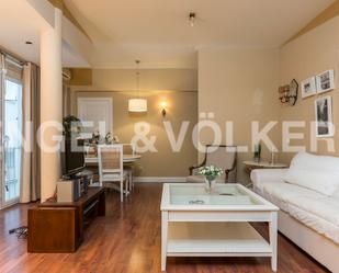 Exterior view of Apartment to rent in  Madrid Capital  with Air Conditioner, Heating and Furnished