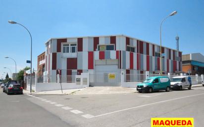 Außenansicht von Fabrikhallen zum verkauf in Leganés
