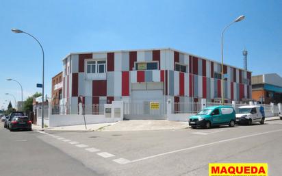 Vista exterior de Nau industrial en venda en Leganés