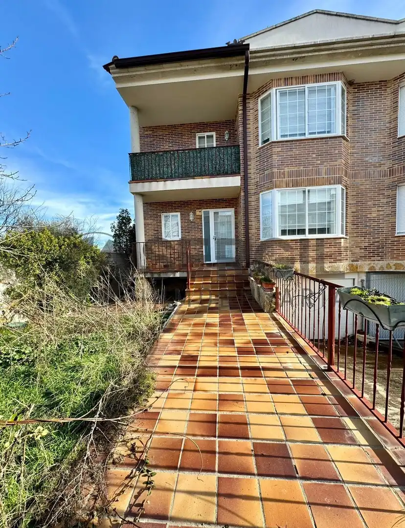 Vista exterior de Casa o chalet en venta en Encinillas con Calefacción, Jardín privado y Terraza
