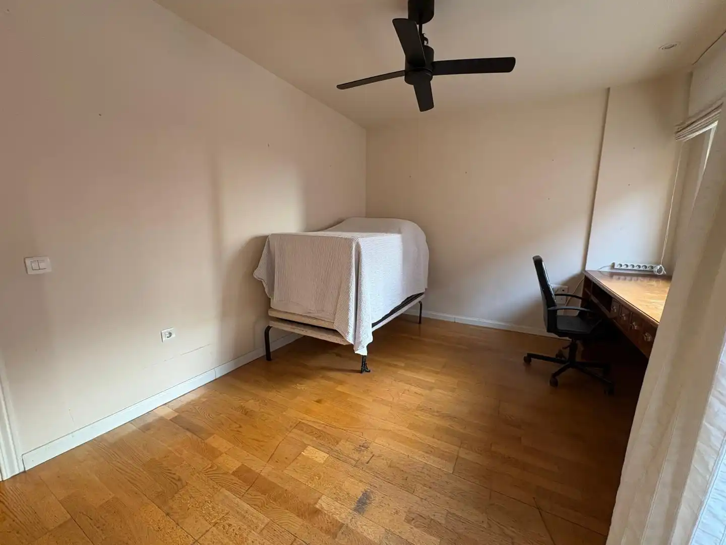 Schlafzimmer von Wohnung zum Verkauf in Córdoba mit Klimaanlage, Heizung und Terrasse