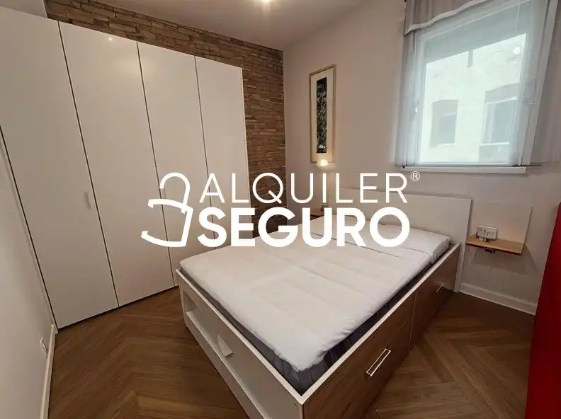 Piso de alquiler en Juan Navarro, Entrevías
