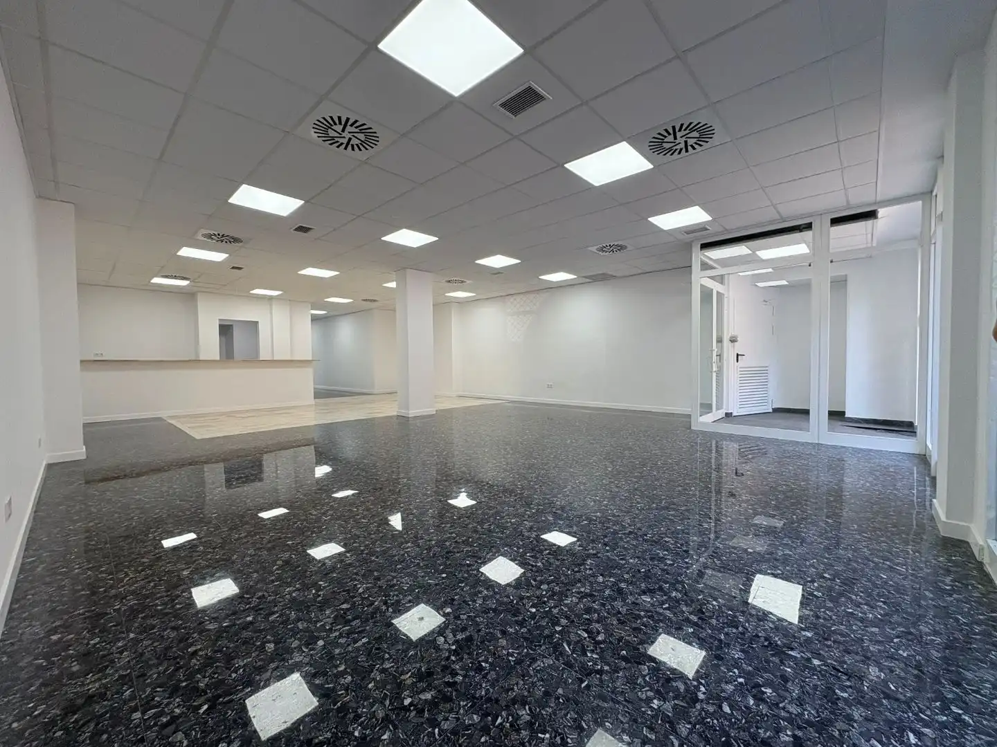 Commercial properties for sale in Paterna  with Air Conditioner, Furnished and Internet