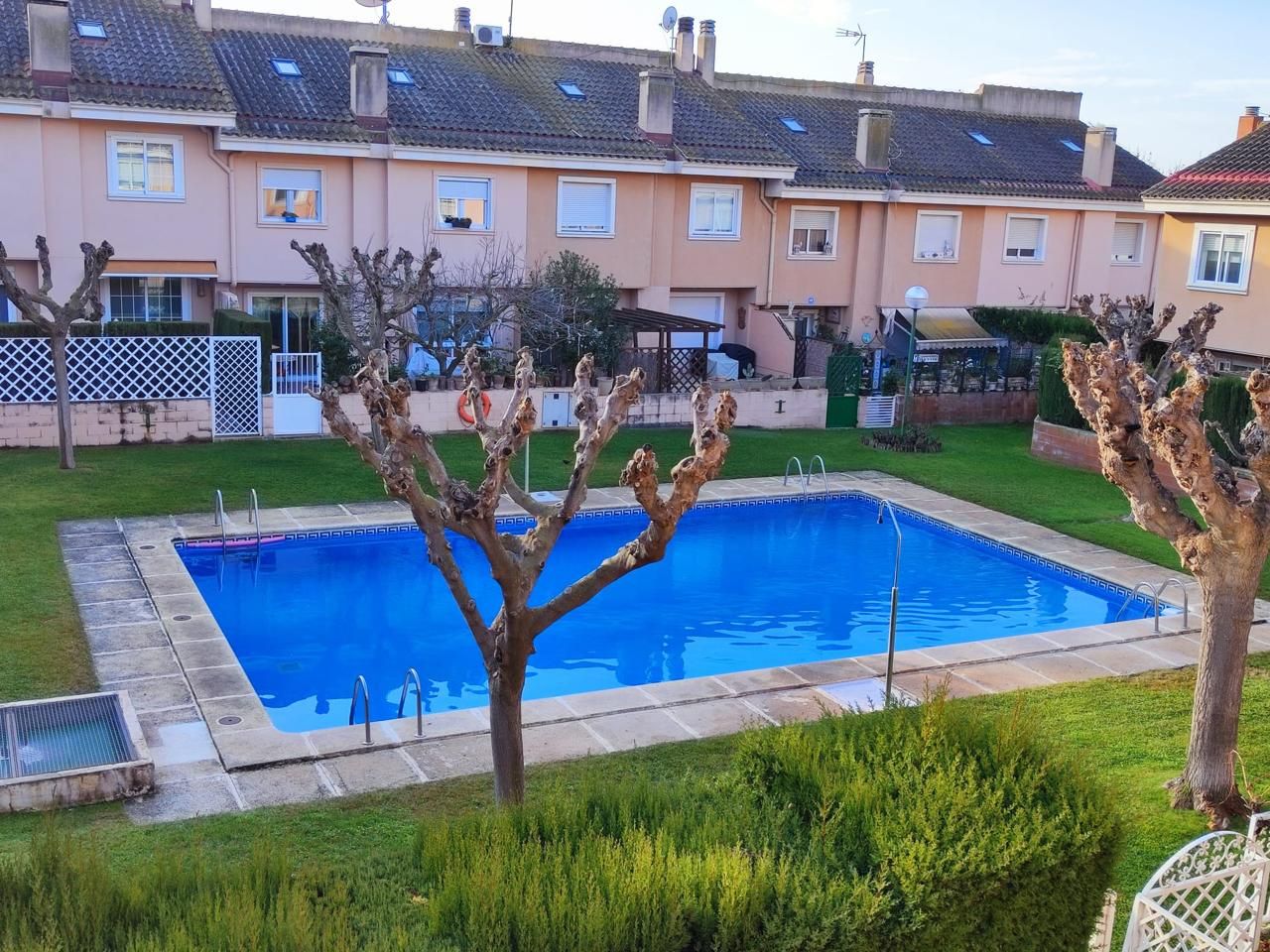 Swimming pool of House or chalet for sale in  Albacete Capital  with Air Conditioner, Private garden and Swimming Pool