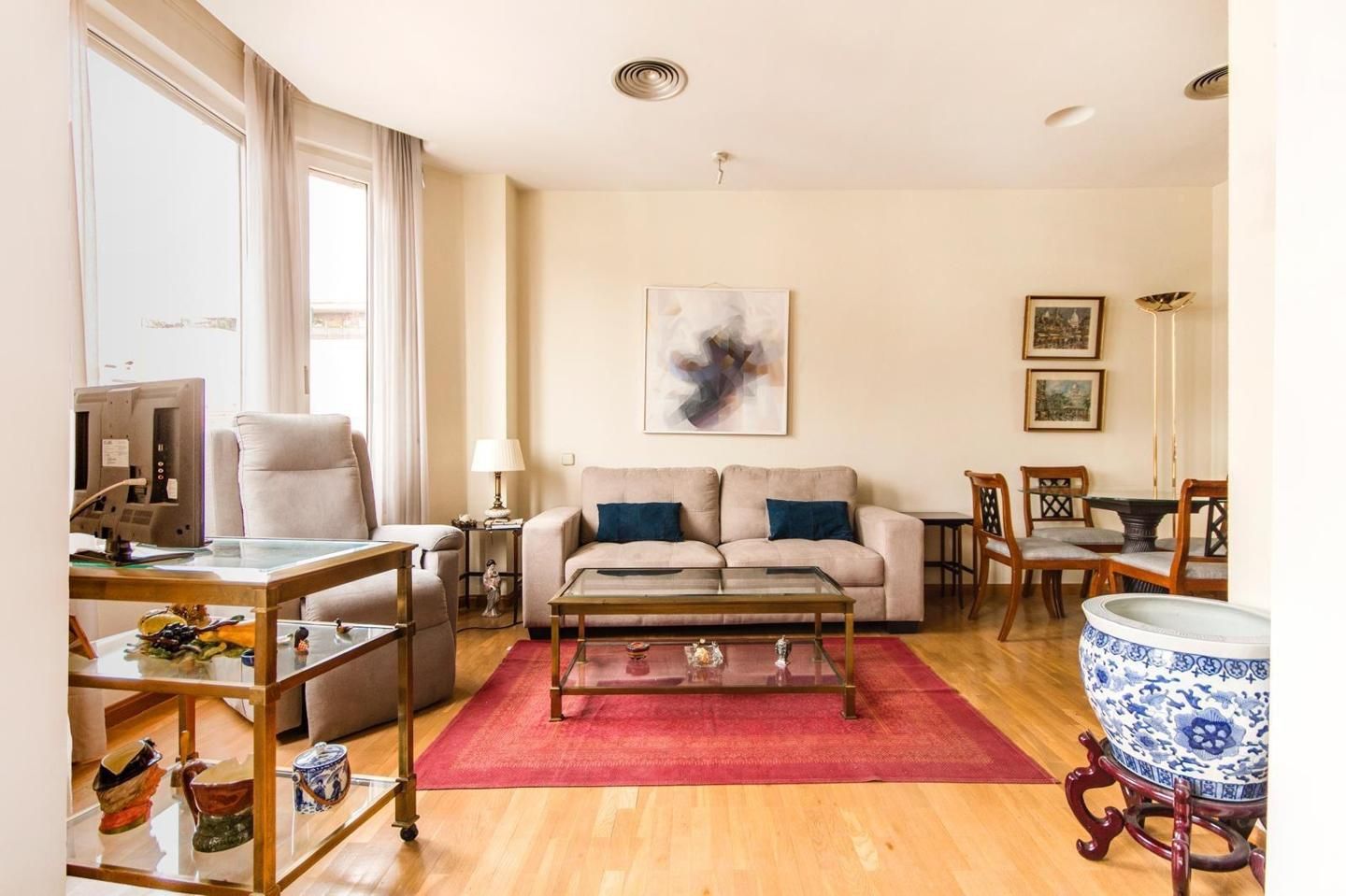Sala d'estar de Casa o xalet en venda en  Madrid Capital
