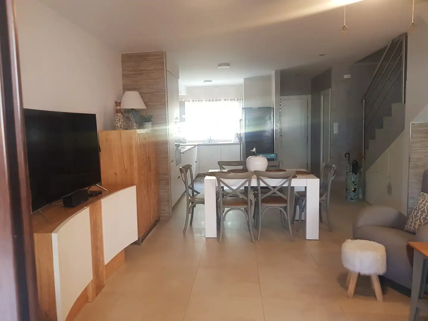 Esszimmer von Einfamilien-Reihenhaus zum Verkauf in Nerja mit Klimaanlage, Heizung und Terrasse