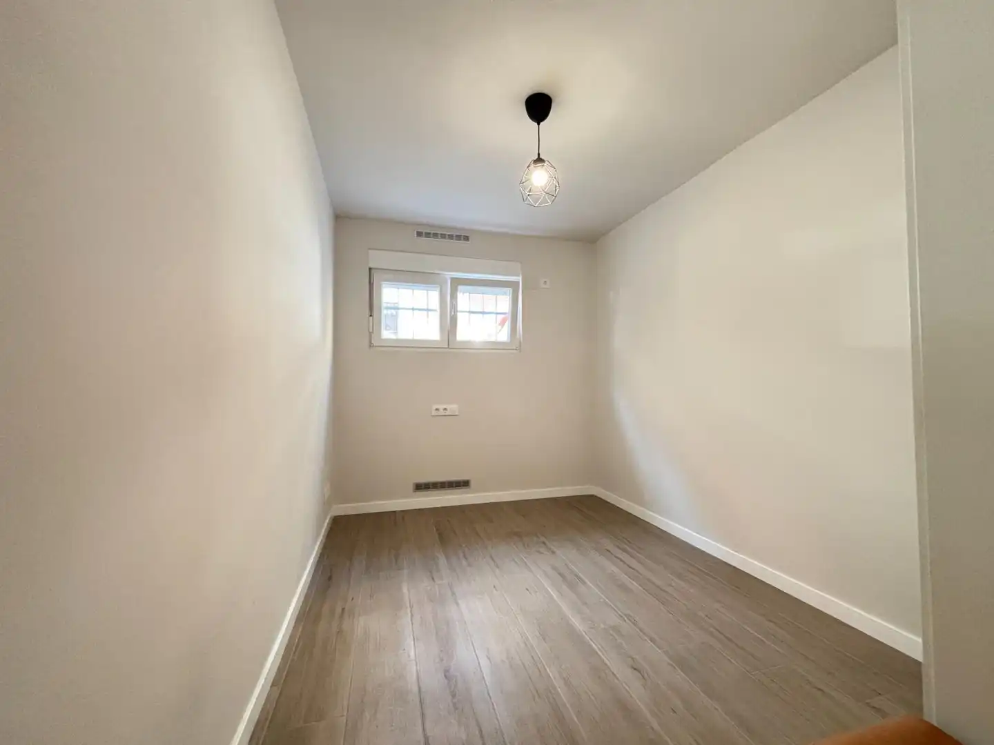 Ground floor for rent in Madrid  with Heating
