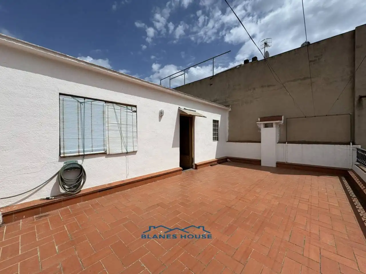 Vista exterior de Casa o xalet en venda en Blanes amb Terrassa