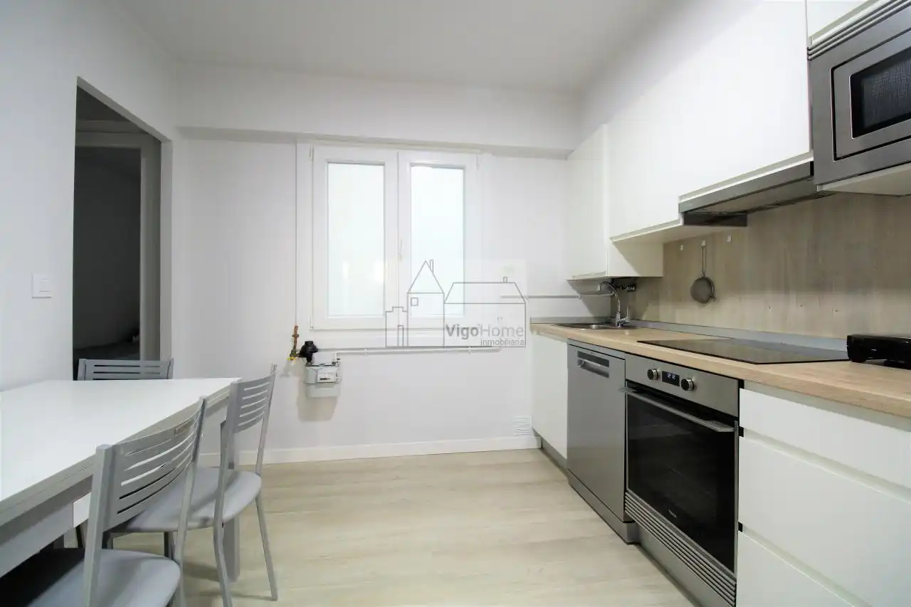 Küche von Wohnung zur Miete in Vigo  mit Heizung, Terrasse und Möbliert