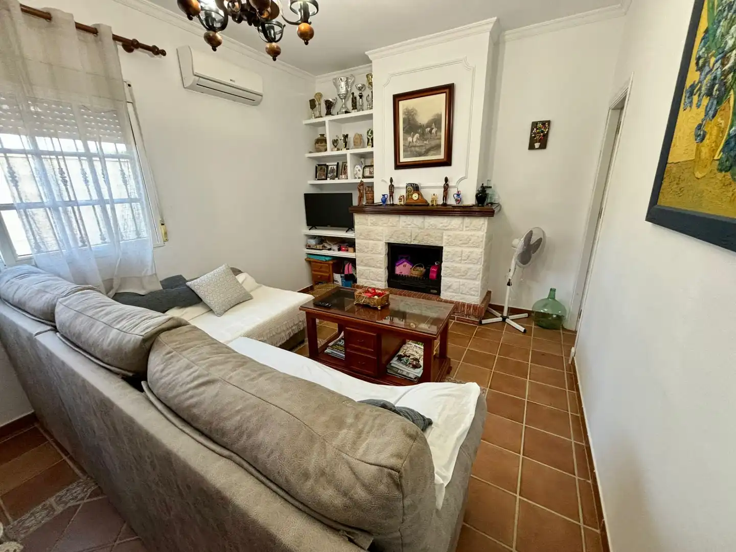 Sala d'estar de Casa o xalet en venda en Arcos de la Frontera amb Jardí privat, Traster i Piscina