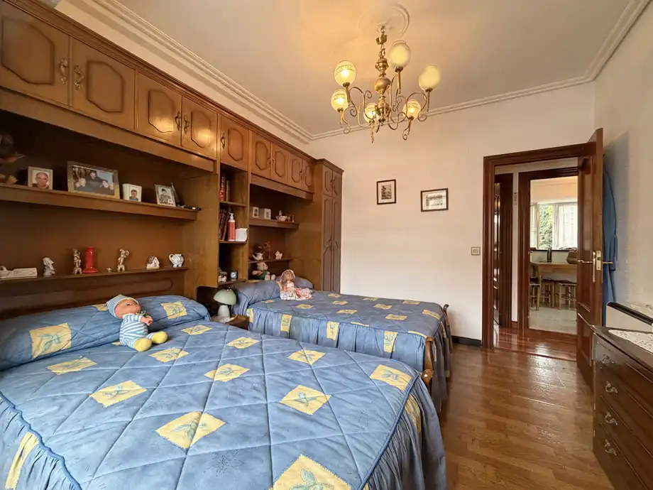 Schlafzimmer von Wohnung zum Verkauf in Vitoria - Gasteiz mit Heizung, Parkett und Terrasse