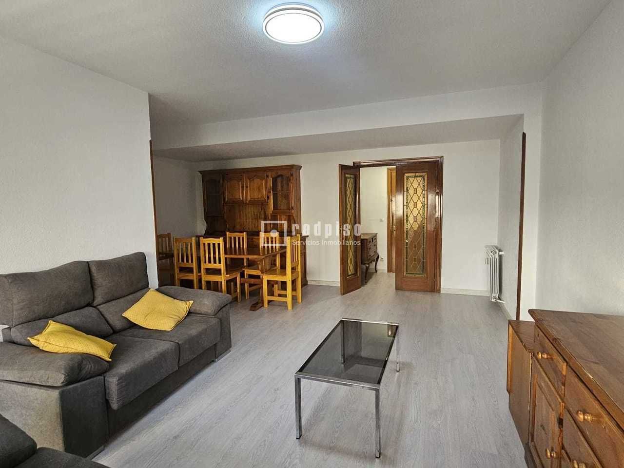 Sala d'estar de Pis en venda en  Madrid Capital amb Calefacció i Parquet