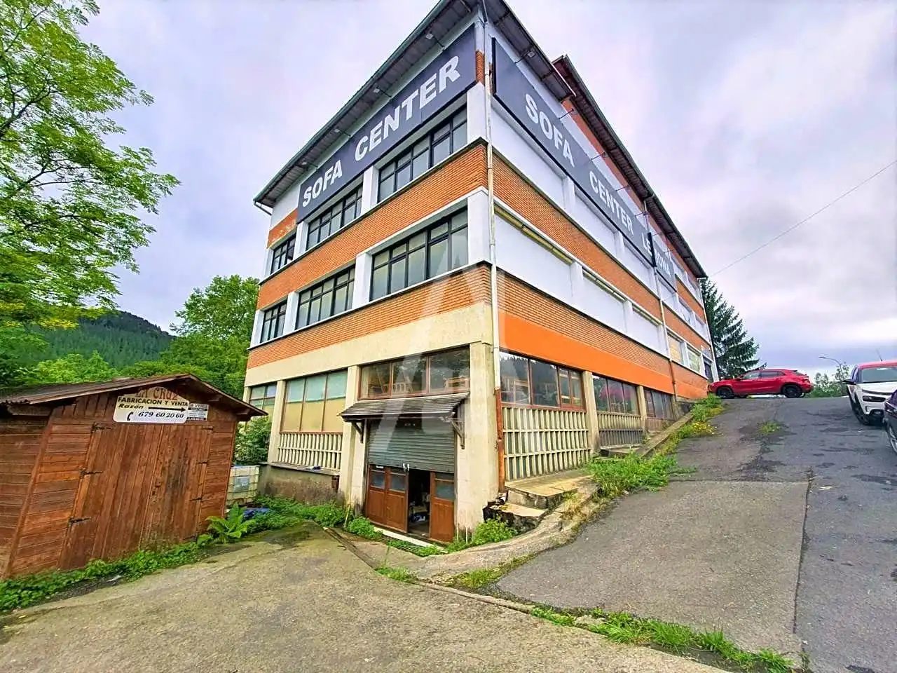 Vista exterior de Nau industrial en venda en Lemoa