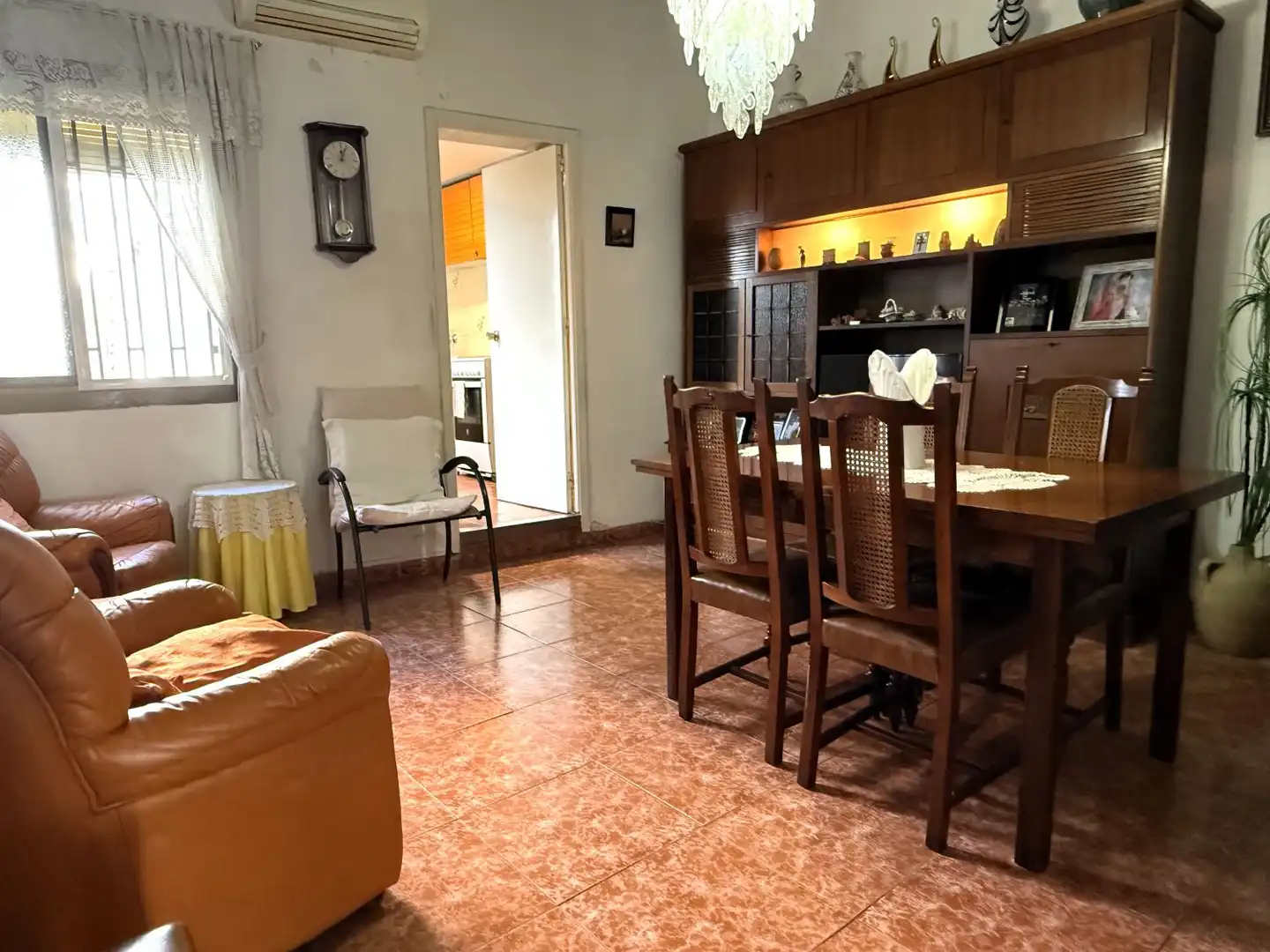 Menjador de Casa o xalet en venda en Sant Boi de Llobregat amb Aire condicionat, Terrassa i Traster