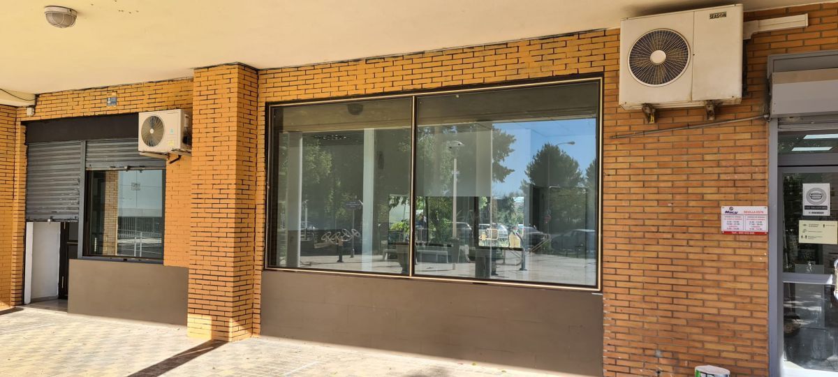 Exterior view of Premises for sale in  Sevilla Capital