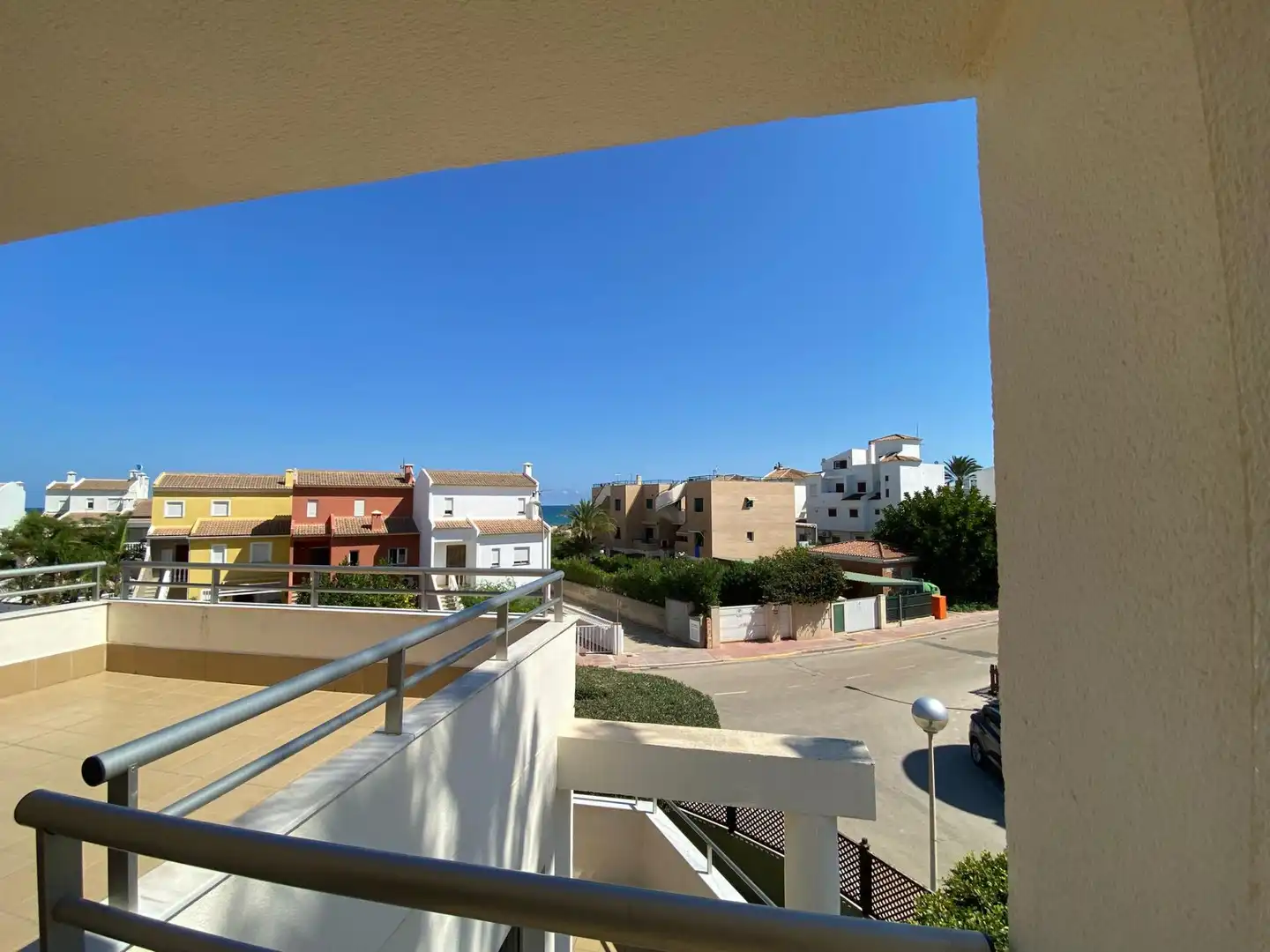 Vista exterior de Casa adosada en venda en Oliva amb Aire condicionat, Calefacció i Jardí privat
