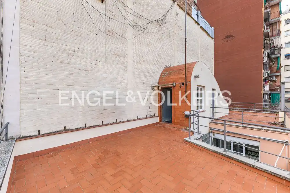 Terrassa de Casa o xalet en venda en L'Hospitalet de Llobregat amb Aire condicionat, Calefacció i Parquet