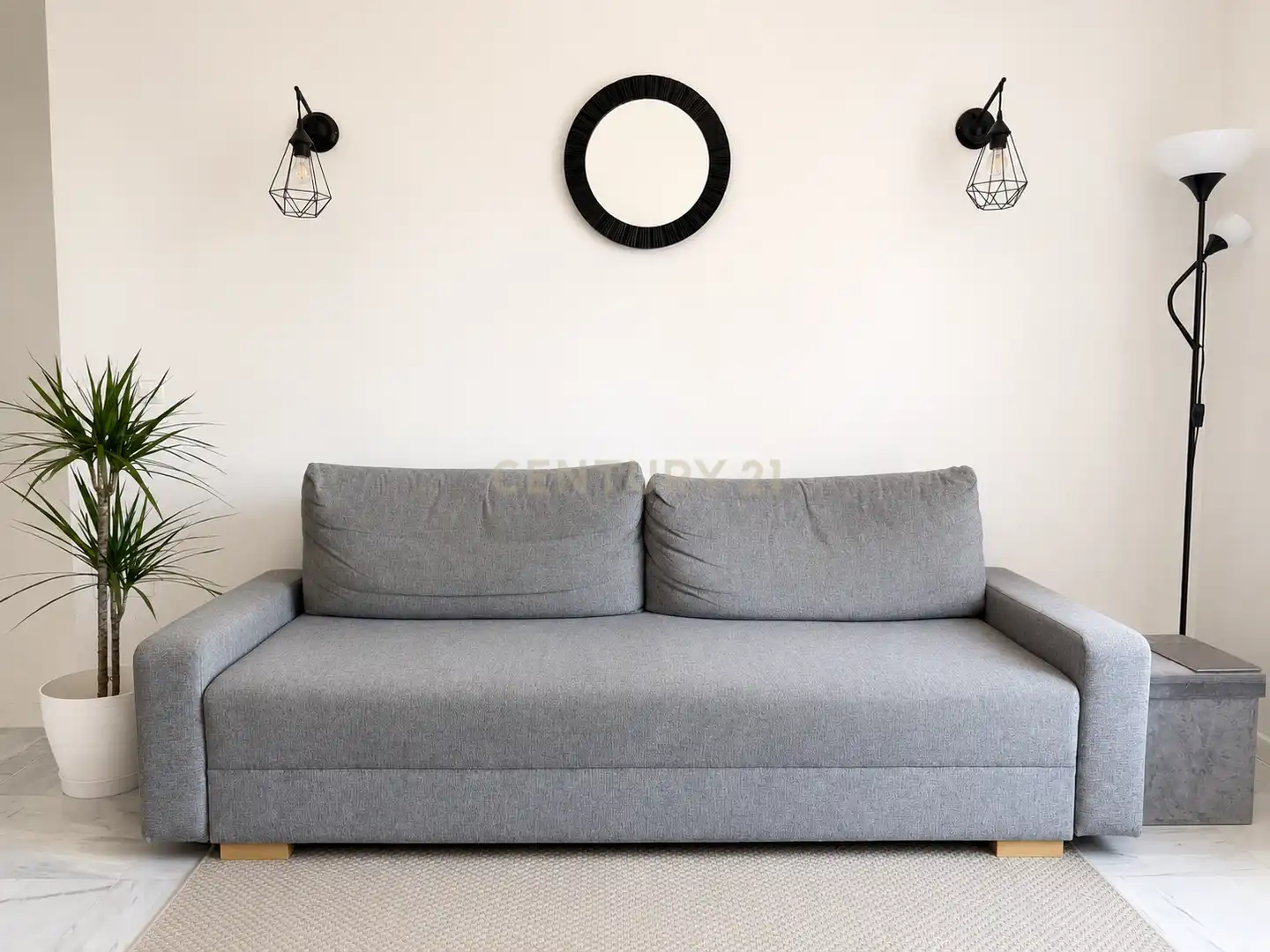 Sala d'estar de Apartament de lloguer en Benalmádena amb Aire condicionat, Jardí privat i Piscina