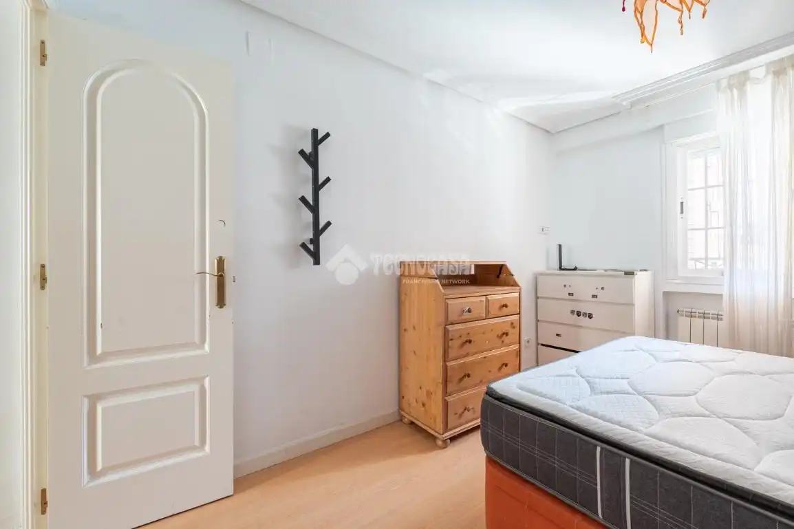Bedroom of Flat for sale in Madrid  with Air Conditioner and Heating