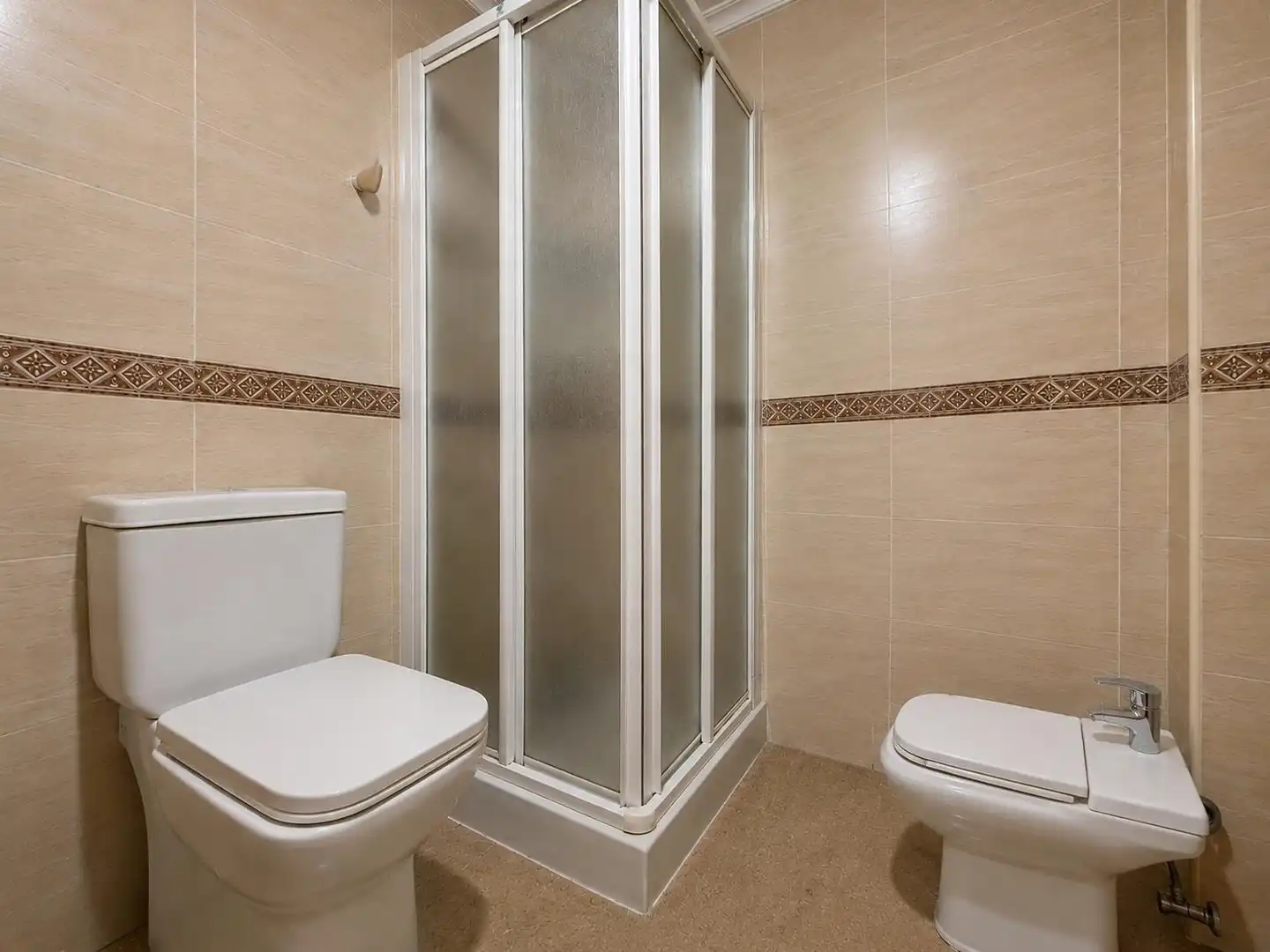 Badezimmer von Wohnung zum Verkauf in Córdoba mit Heizung, Privatgarten und Terrasse