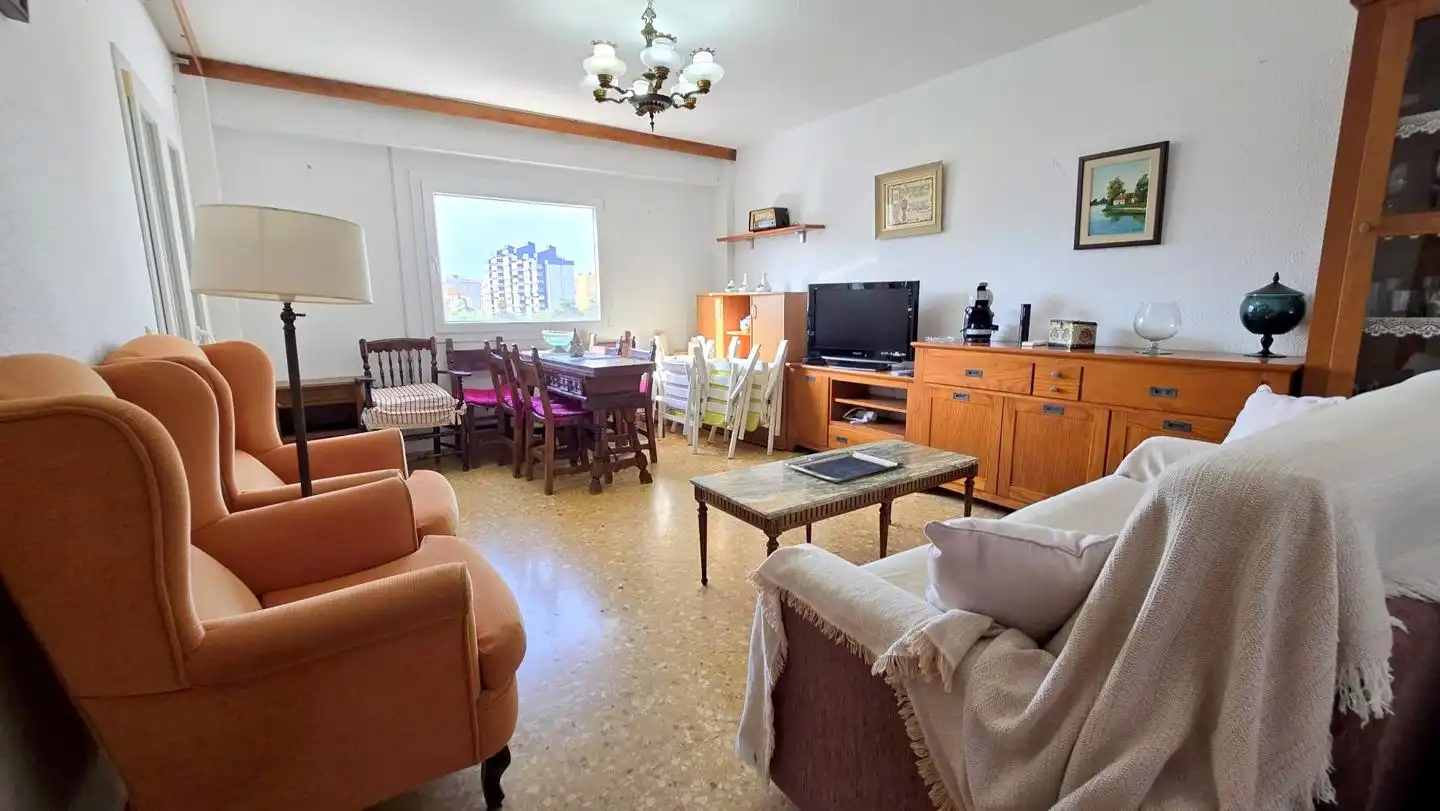 Sala de estar de Apartamento en venta en Gandia con Aire acondicionado, Terraza y Amueblado
