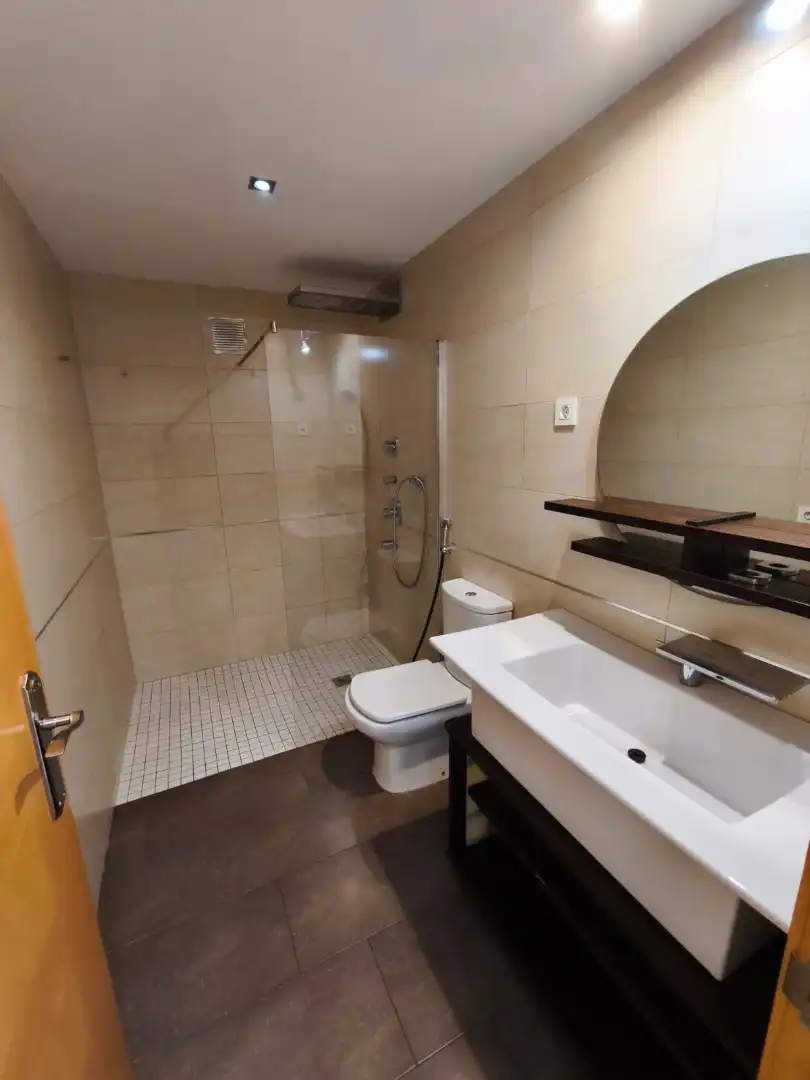 Baño de Piso en venta en Salou con Aire acondicionado, Calefacción y Terraza