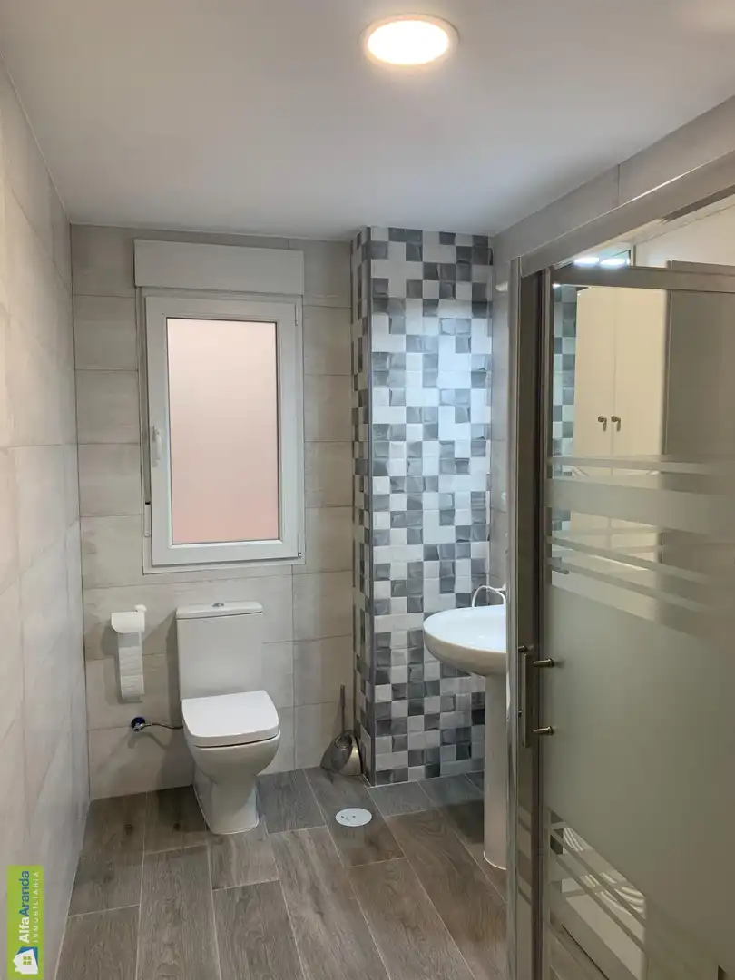 Baño de Piso en venta en Aranda de Duero con Calefacción, Parquet y Terraza