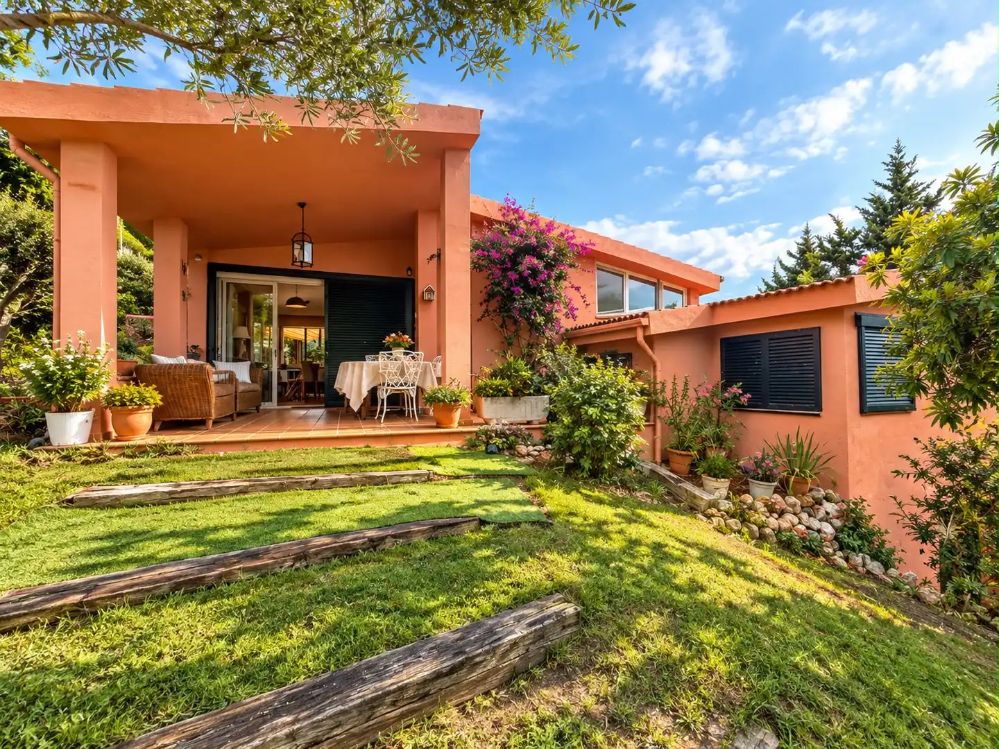 Villa mit Pool zum Verkauf in Olivella