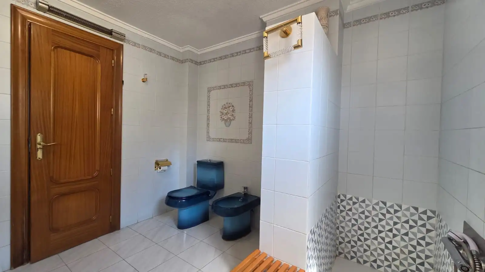 Baño de Ático en venta en Elda con Aire acondicionado, Terraza y Balcón