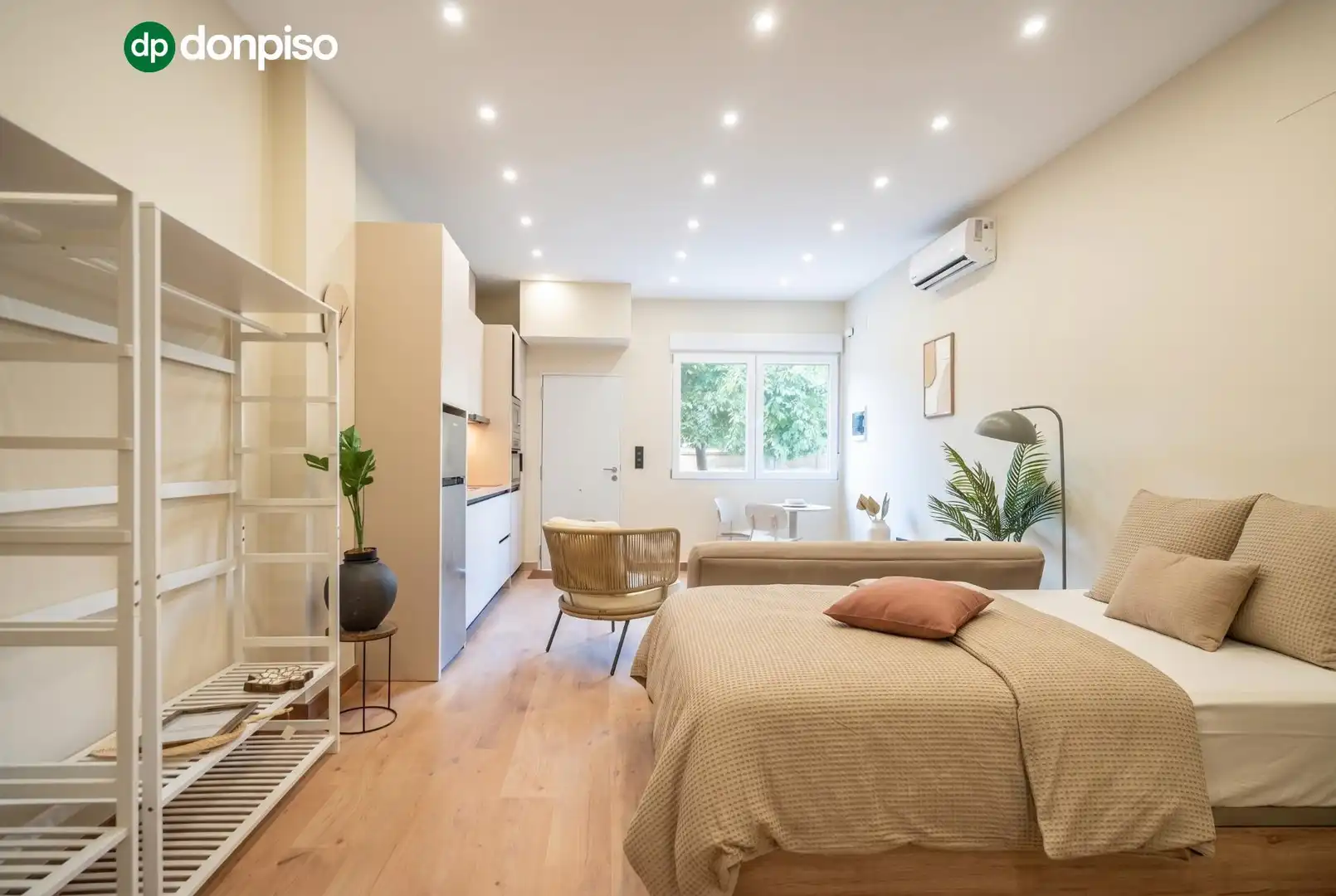 Habitación de Loft en venta en Granada con Aire acondicionado, Calefacción y Amueblado