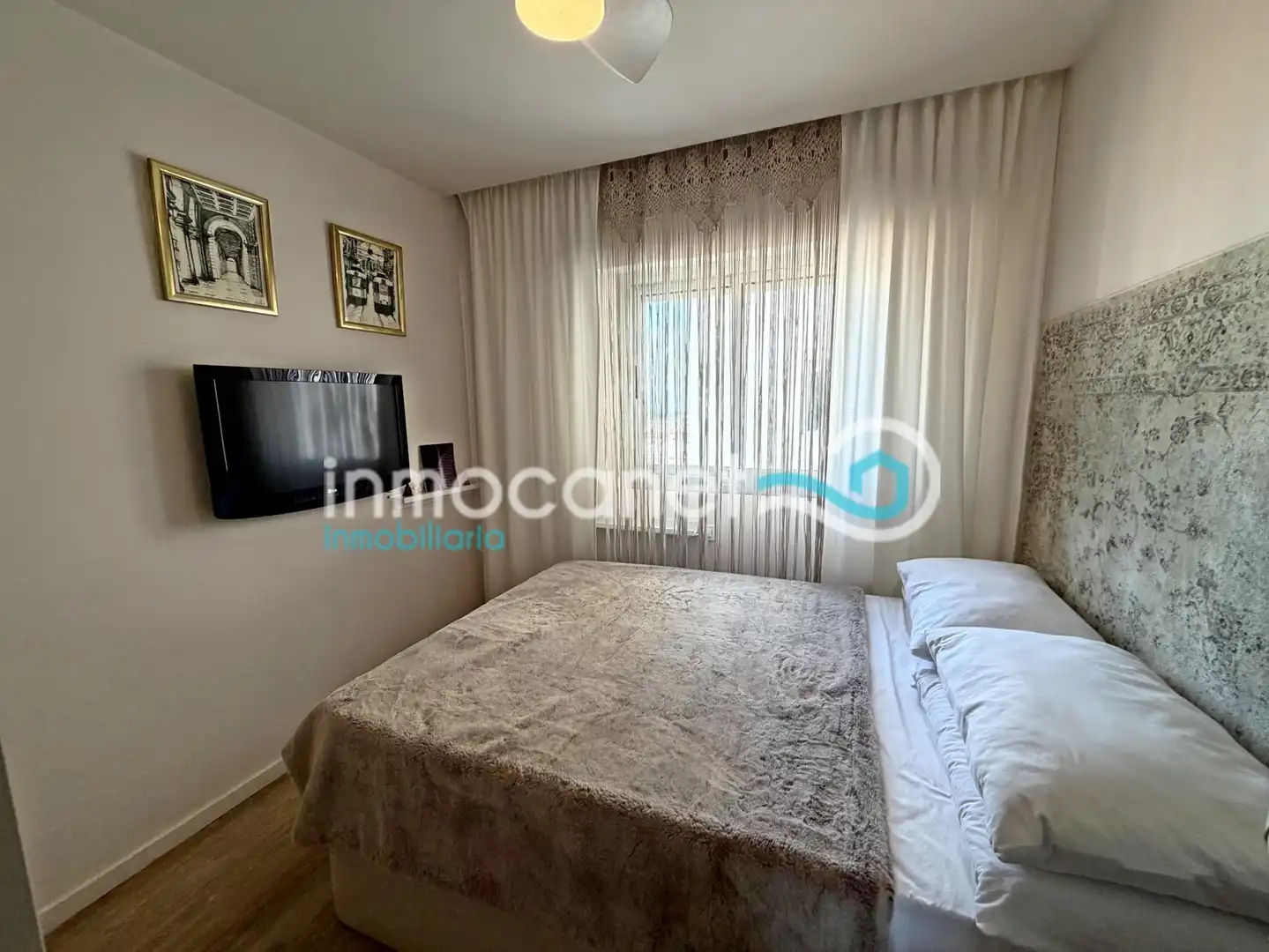 Bedroom of Apartments for sale in Oliva  with Air Conditioner and Balcony