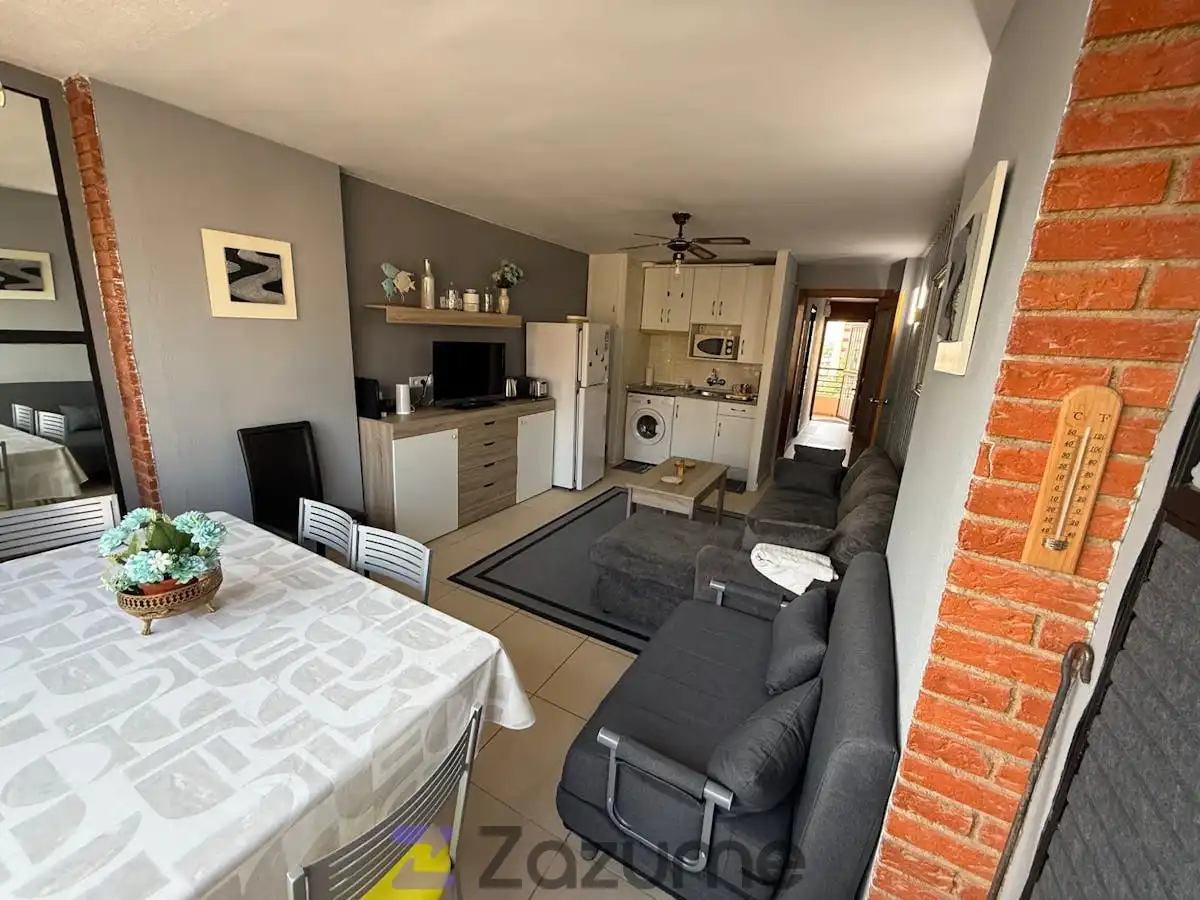 Living room of Flat for rent in Benidorm  with Swimming Pool, Furnished and Washing machine