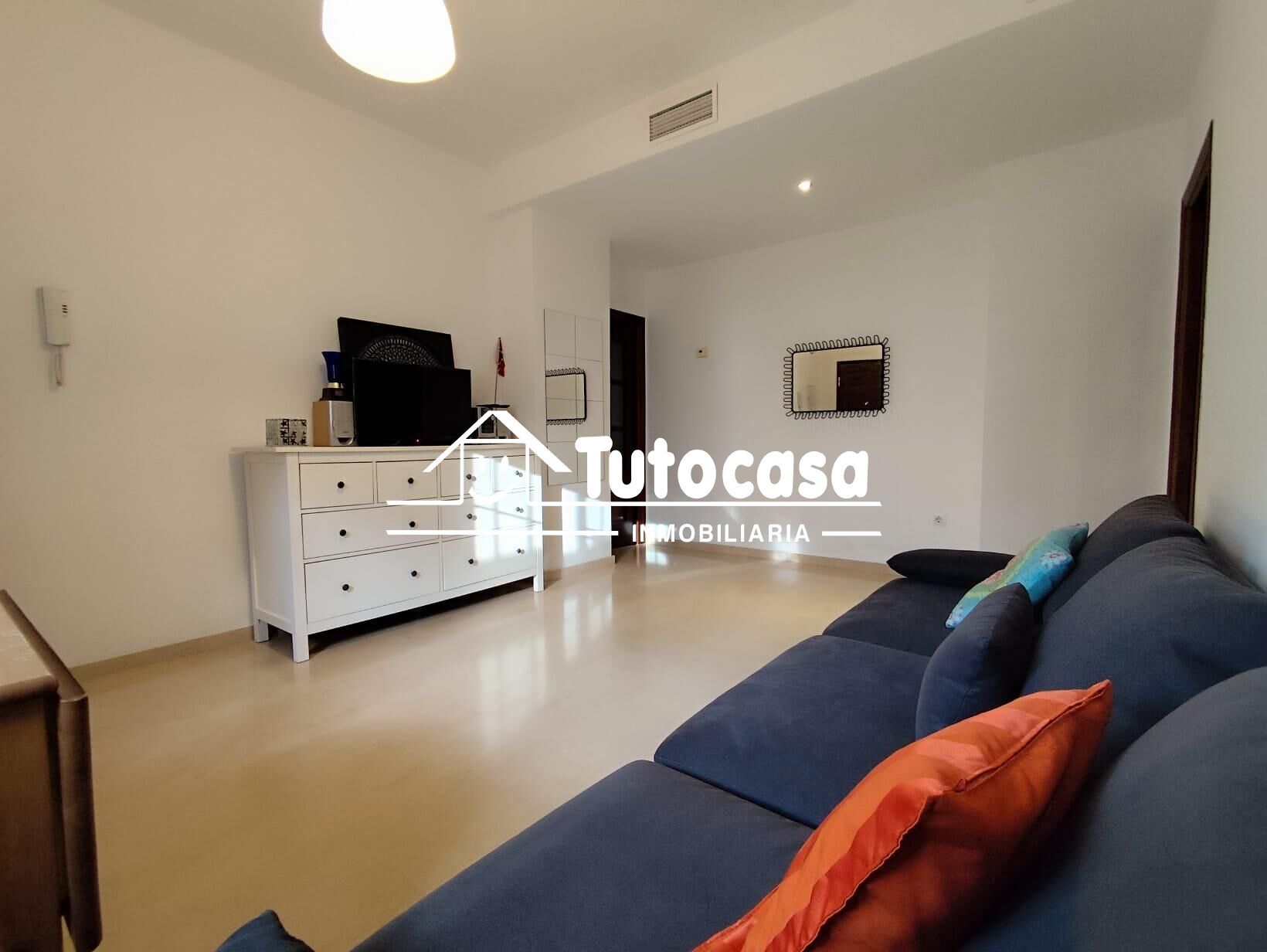 Living room of Flat for sale in Dos Hermanas  with Air Conditioner, Parquet flooring and Storage room