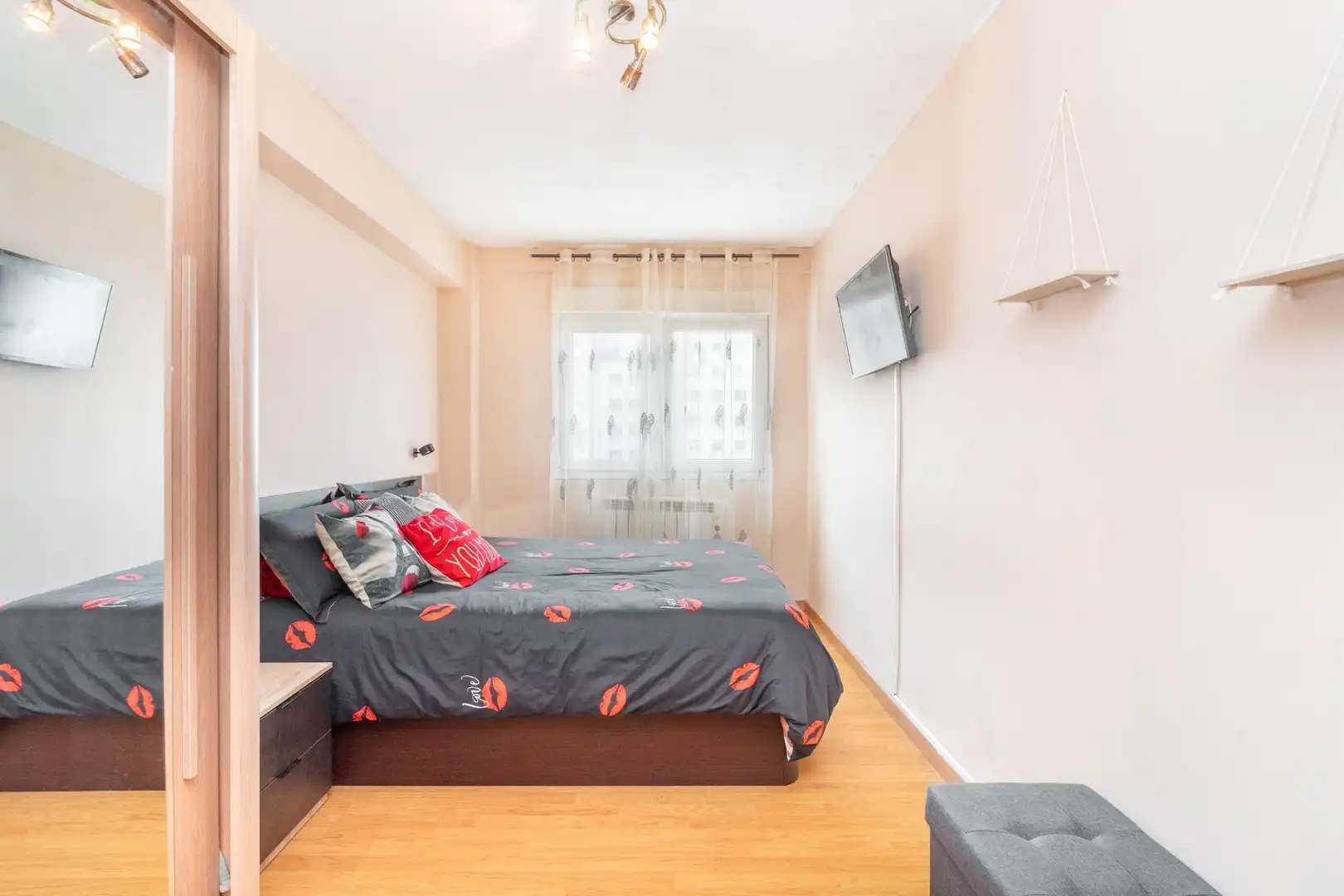 Habitación de Piso en venta en Gijón  con Calefacción, Terraza y Amueblado