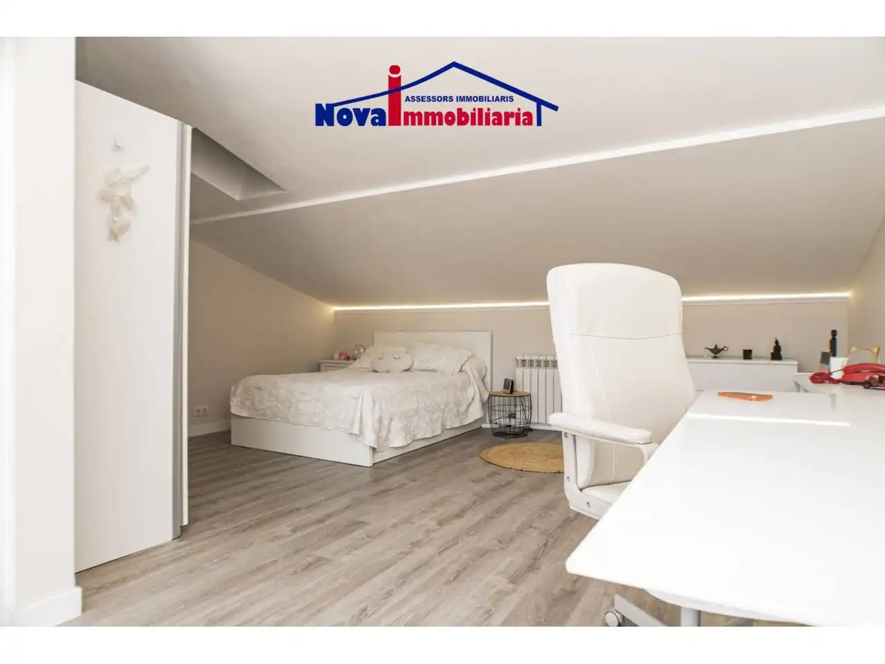 Schlafzimmer von Haus oder Chalet zum Verkauf in Sant Esteve Sesrovires mit Klimaanlage, Heizung und Privatgarten