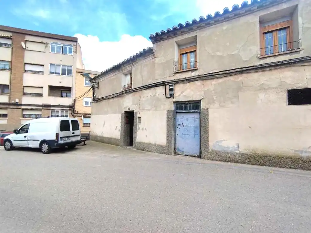 Vista exterior de Casa o xalet en venda en Borja amb Balcó