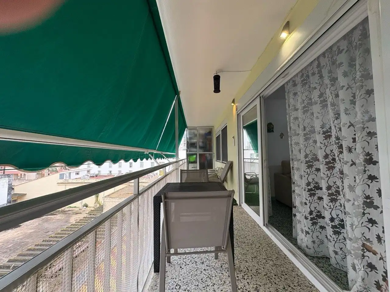 Terrasse von Wohnung zum Verkauf in Cullera mit Klimaanlage, Privatgarten und Terrasse