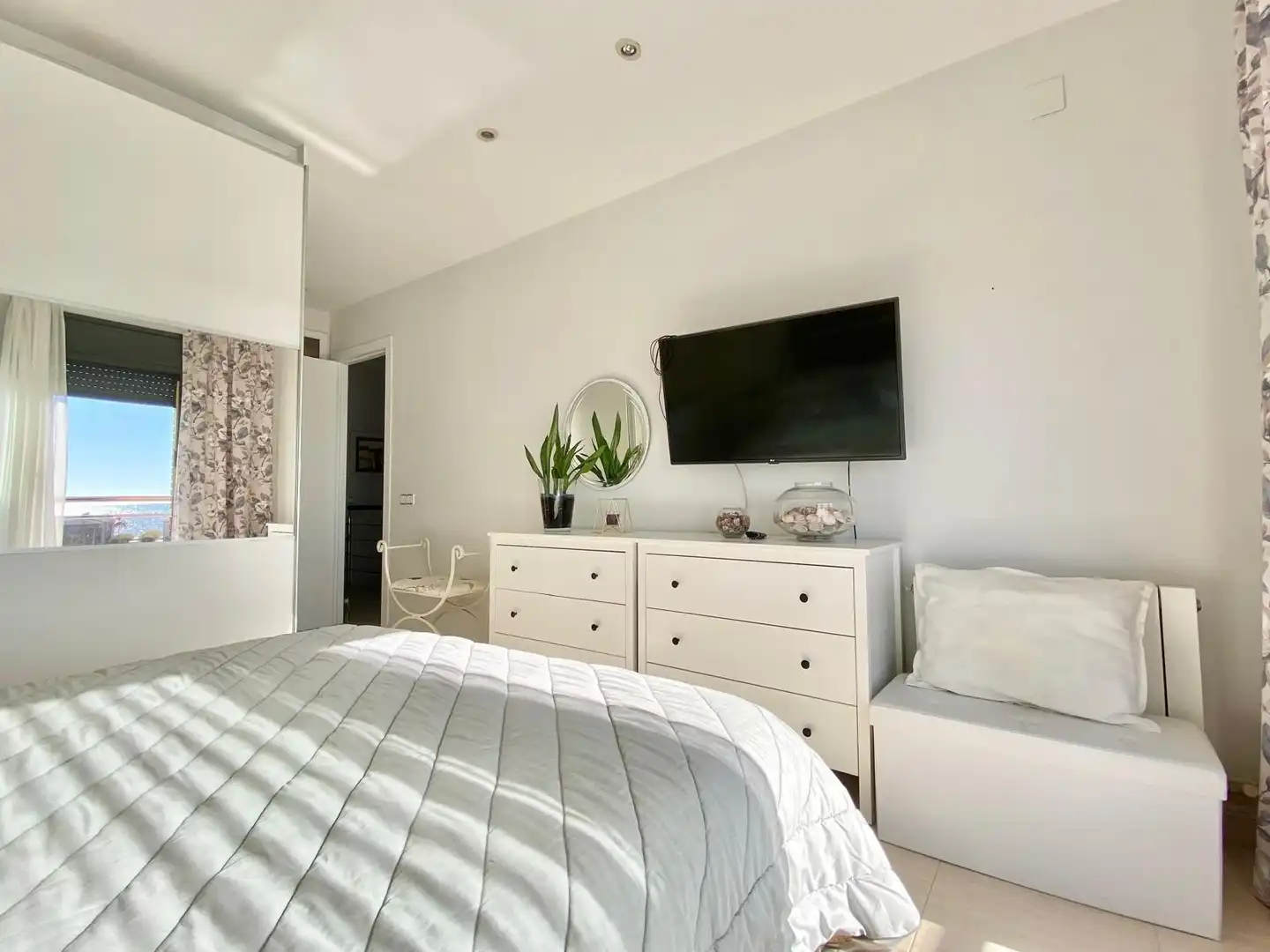 Schlafzimmer von Einfamilien-Reihenhaus zum Verkauf in El Vendrell mit Klimaanlage, Heizung und Terrasse