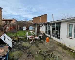 Casa adosada en venda en Melgar de Fernamental amb Jardí privat