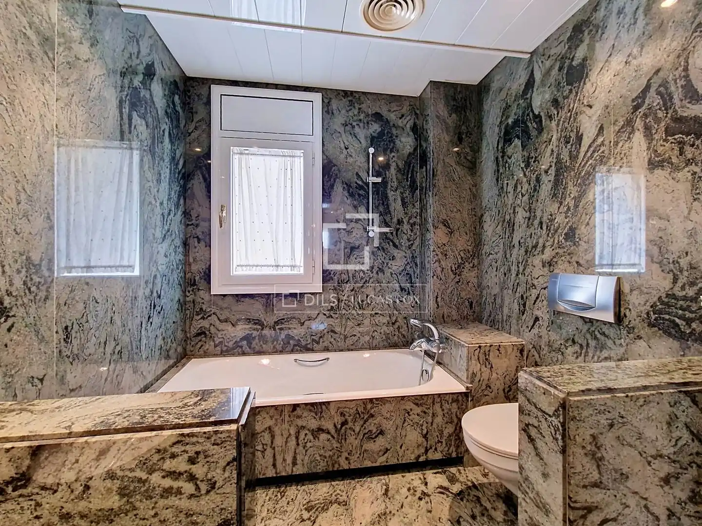 Bathroom of Houses for sale in Calafell  with Air Conditioner, Heating and Private garden