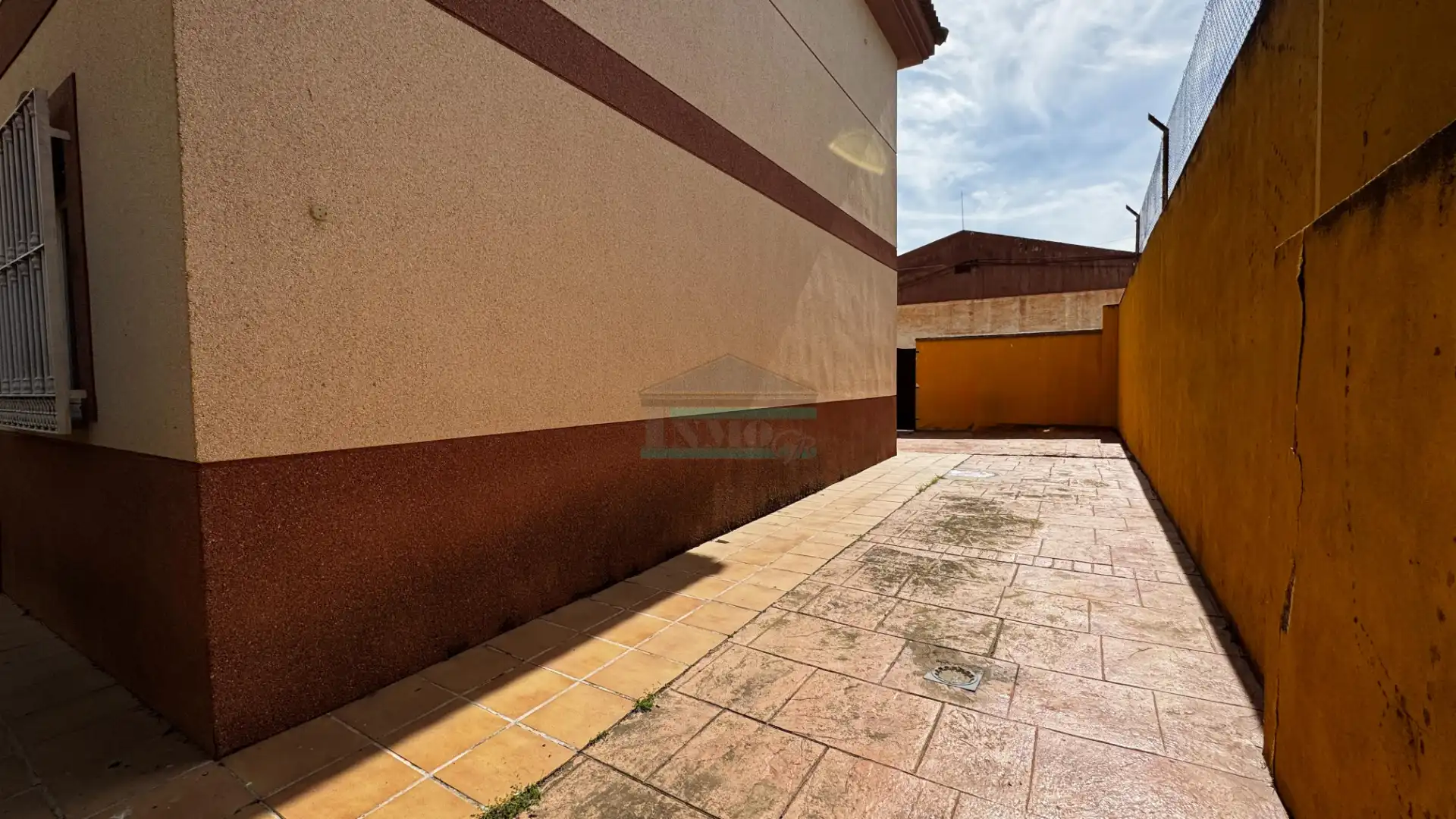 Vista exterior de Casa o chalet en venta en Láchar con Jardín privado, Terraza y Piscina