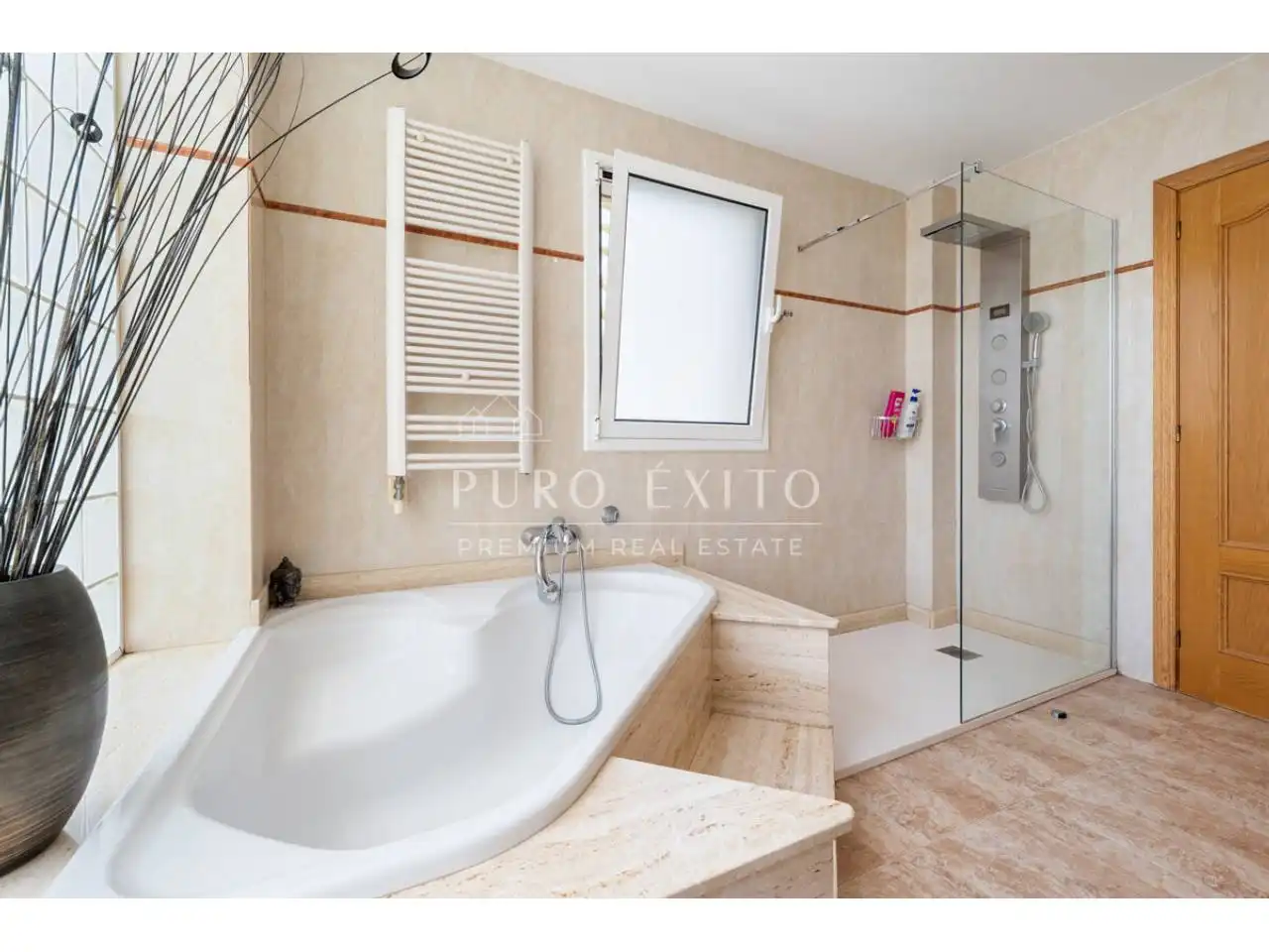 Baño de Casa o chalet en venta en El Pla de Santa Maria con Aire acondicionado, Jardín privado y Terraza