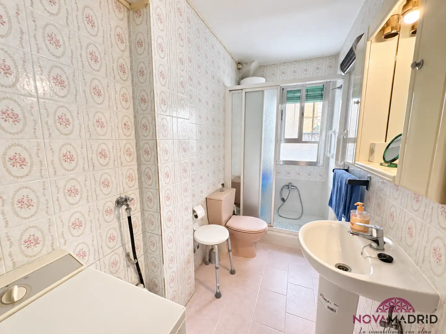 Baño de Piso en venta en Madrid con Calefacción y Terraza